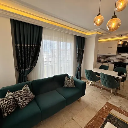 Apartment Pristine
